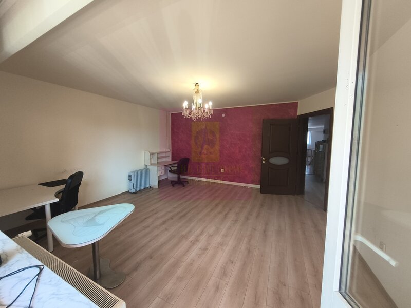 Vila de langa Catedrala Ortodoxa ,,Sfanta Cuvioasa Parascheva