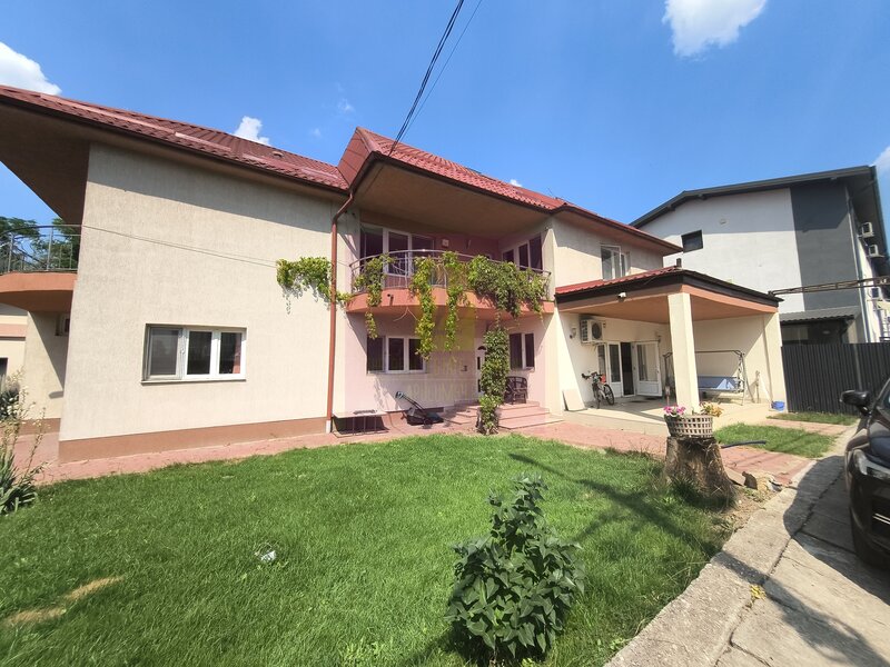 Vila de langa Catedrala Ortodoxa ,,Sfanta Cuvioasa Parascheva